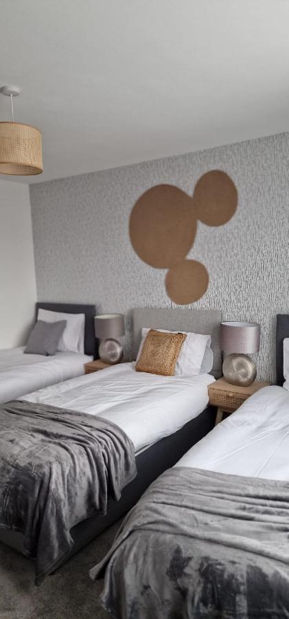 Shm Stays Leicester. Newly Renovated!! 15 Min Drive From City Centre, University. 9 Min Drive To Leicester City Stadium, 5 Min Drive To M1 & M69. 2 Min Walk To Bus Stop. Екстер'єр фото