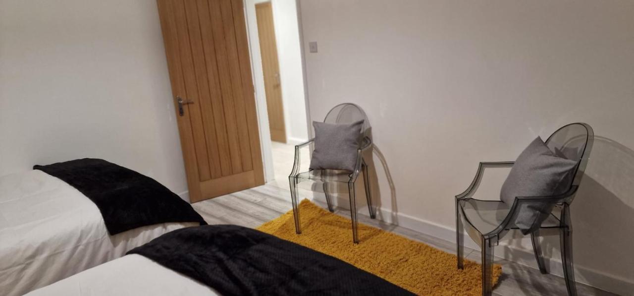 Shm Stays Leicester. Newly Renovated!! 15 Min Drive From City Centre, University. 9 Min Drive To Leicester City Stadium, 5 Min Drive To M1 & M69. 2 Min Walk To Bus Stop. Екстер'єр фото