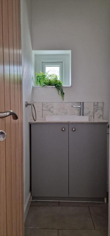 Shm Stays Leicester. Newly Renovated!! 15 Min Drive From City Centre, University. 9 Min Drive To Leicester City Stadium, 5 Min Drive To M1 & M69. 2 Min Walk To Bus Stop. Екстер'єр фото